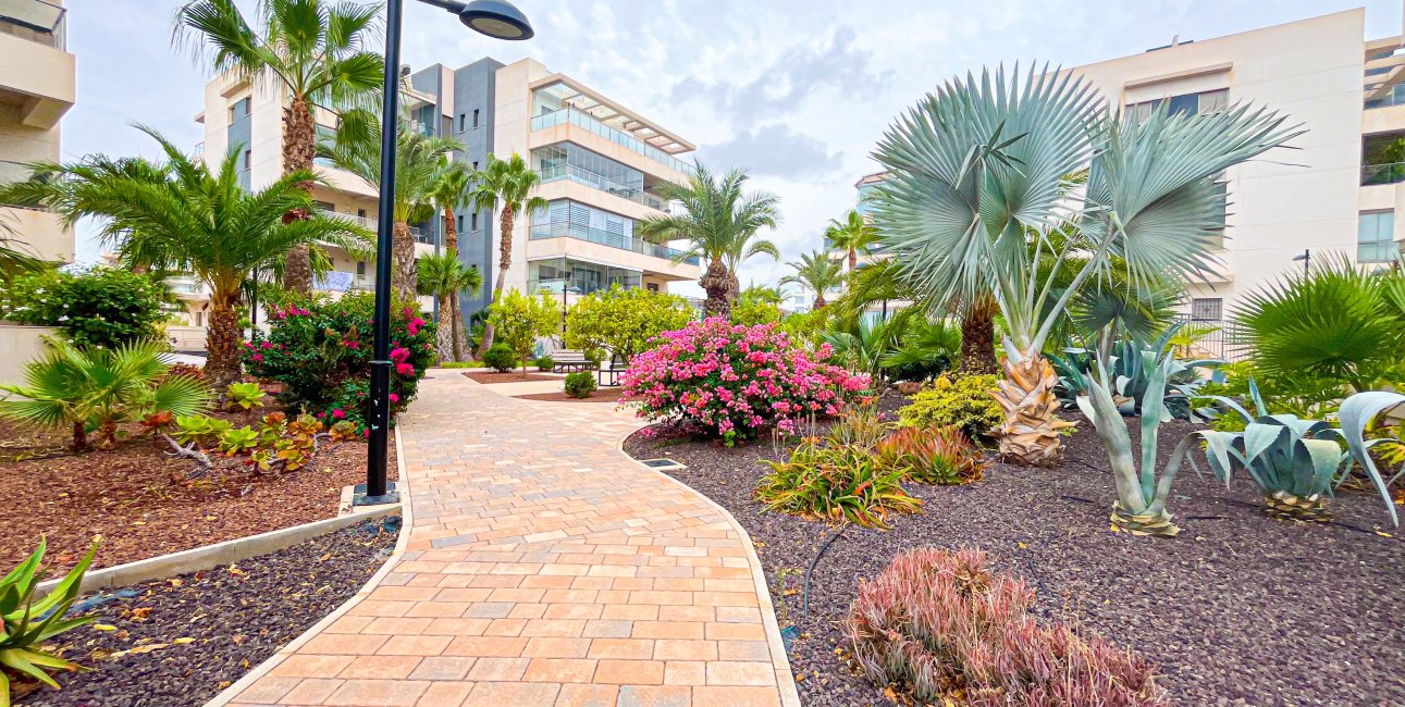 Resale - Apartment / flat -
Orihuela Costa - Villamartin