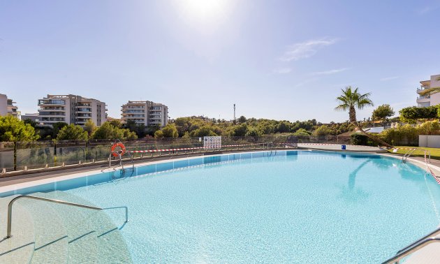 Resale - Apartment / flat -
Orihuela Costa - Villamartin