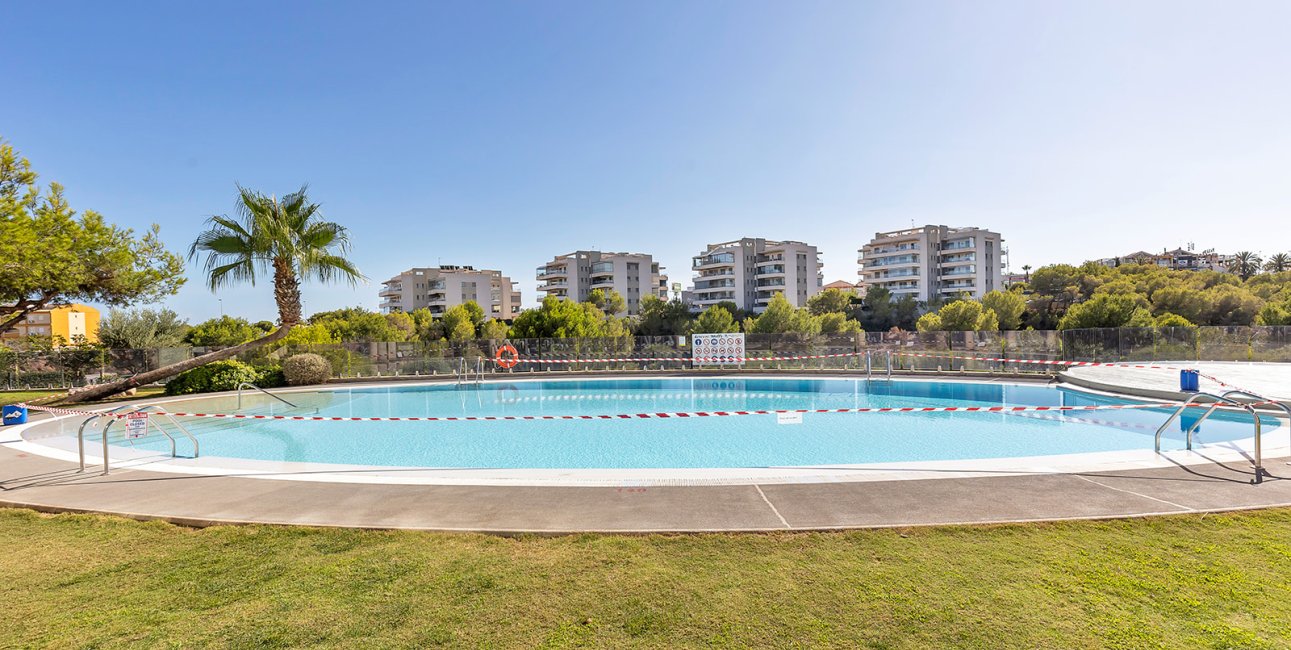 Resale - Apartment / flat -
Orihuela Costa - Villamartin