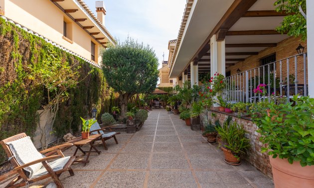 Resale - Villa -
Torrevieja - La Veleta