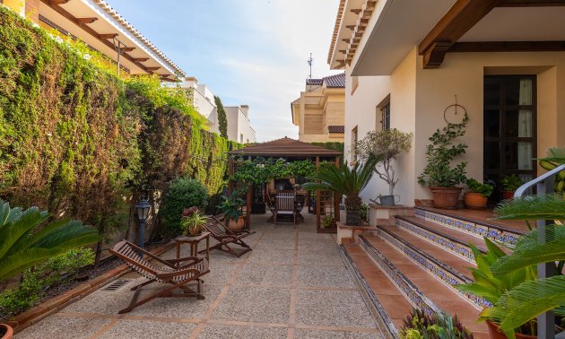 Resale - Villa -
Torrevieja - La Veleta