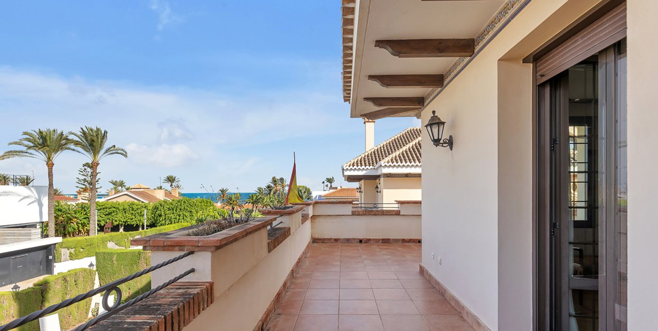 Resale - Villa -
Torrevieja - La Veleta