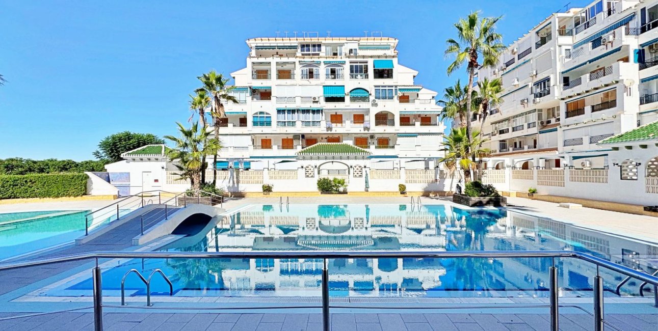 Resale - Apartment / flat -
La Mata - La Mata - Town