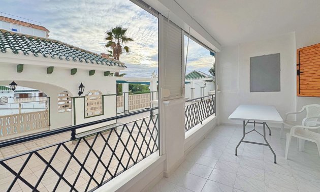 Resale - Apartment / flat -
La Mata - La Mata - Town