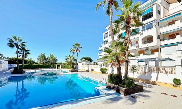 Resale - Apartment / flat -
La Mata - La Mata - Town