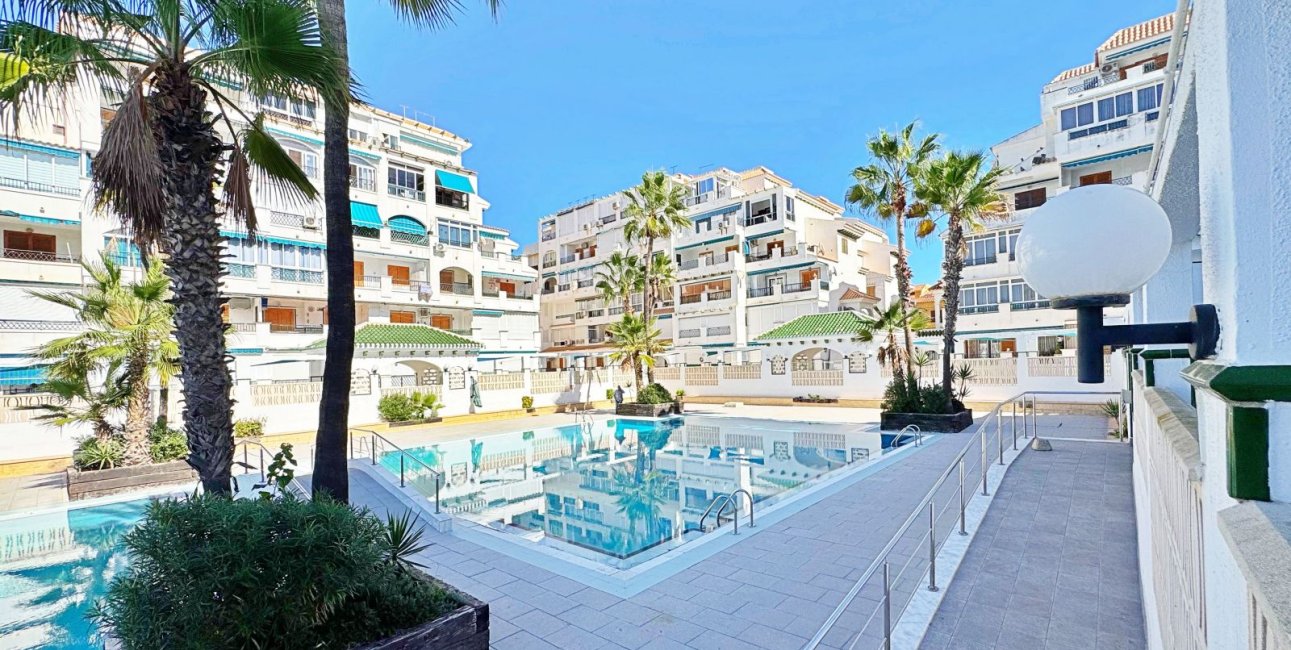 Resale - Apartment / flat -
La Mata - La Mata - Town