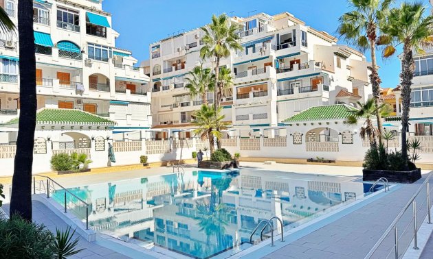 Resale - Apartment / flat -
La Mata - La Mata - Town