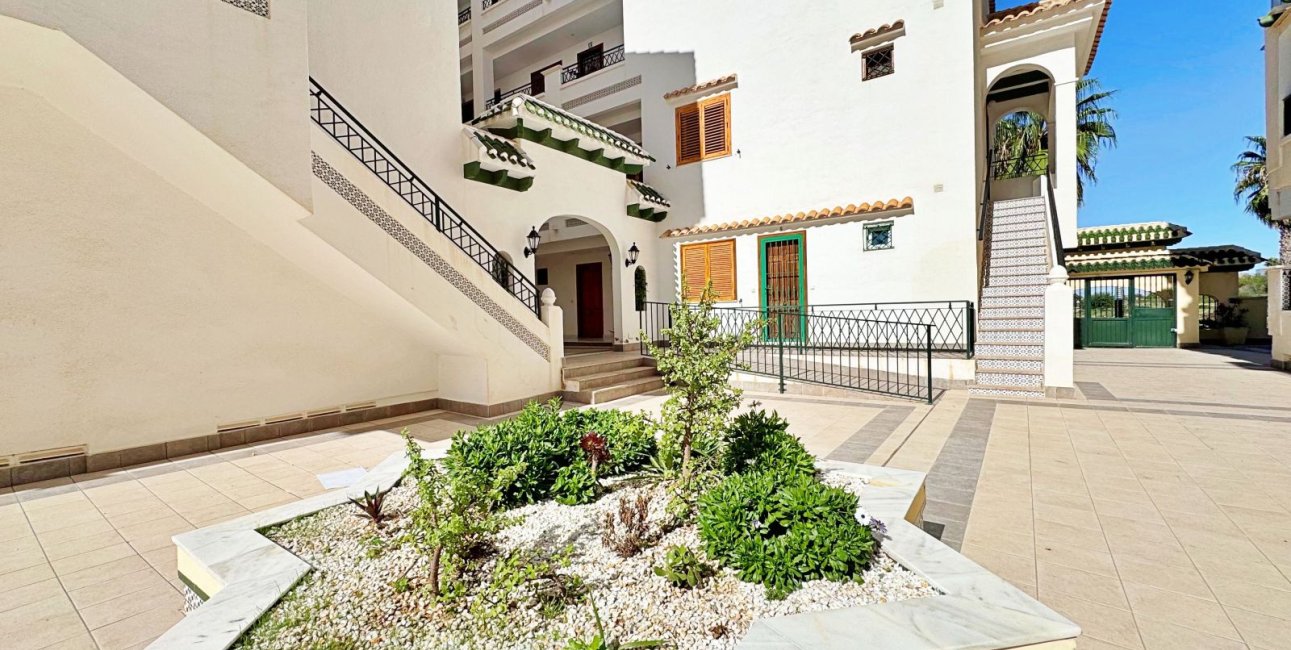 Resale - Apartment / flat -
La Mata - La Mata - Town