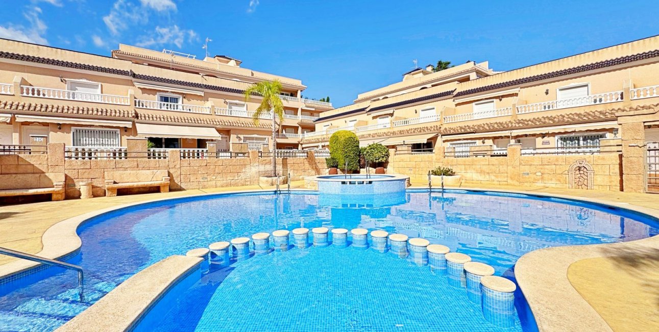 Resale - Townhouse -
Orihuela Costa - Villamartin