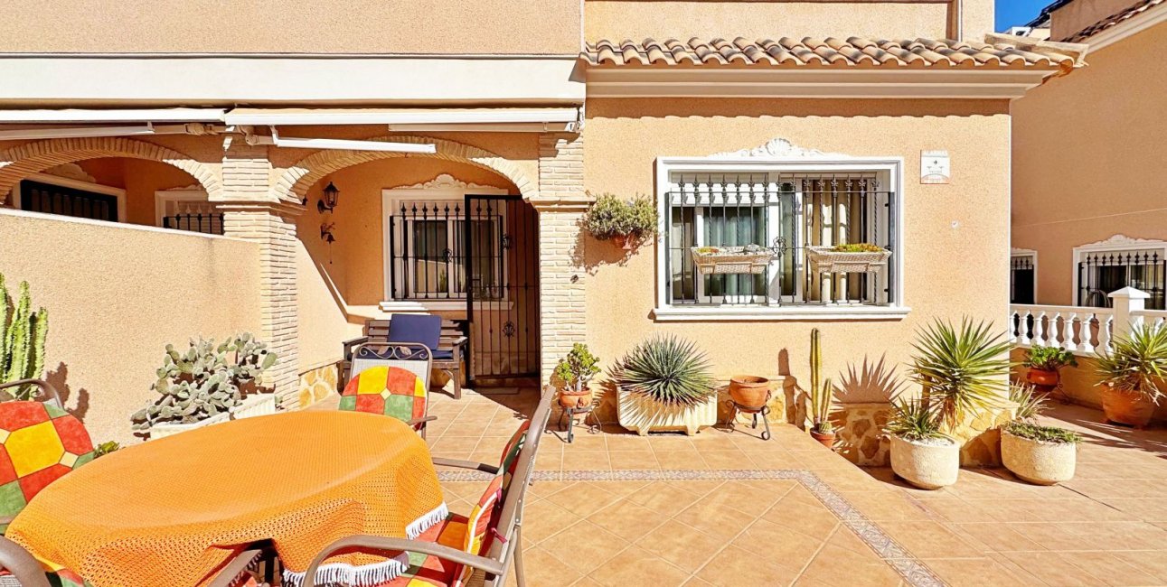 Resale - Townhouse -
Orihuela Costa - Villamartin