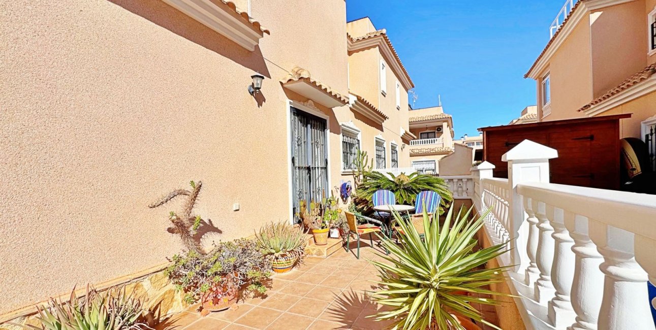 Resale - Townhouse -
Orihuela Costa - Villamartin