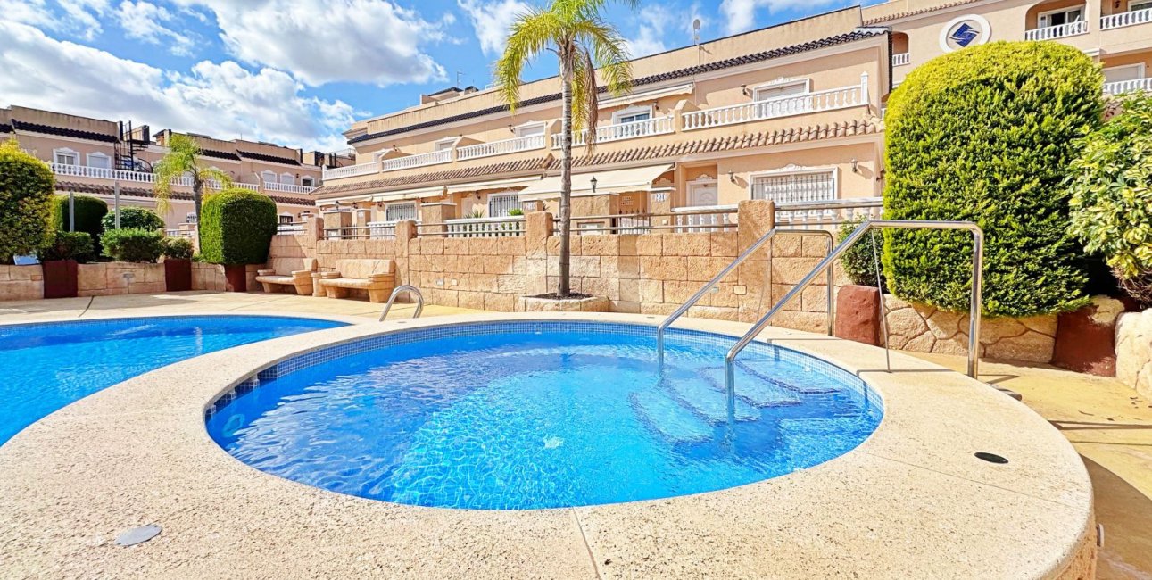 Resale - Townhouse -
Orihuela Costa - Villamartin