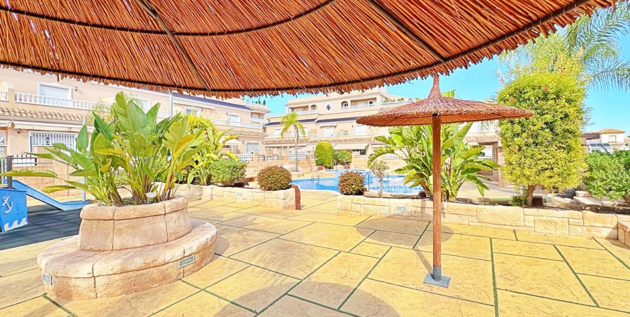 Resale - Townhouse -
Orihuela Costa - Villamartin