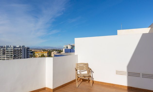 Resale - Apartment / flat -
Orihuela Costa - Punta Prima