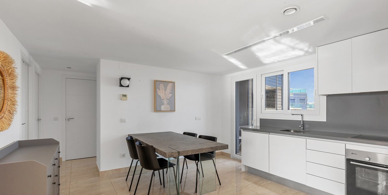 Resale - Apartment / flat -
Orihuela Costa - Punta Prima