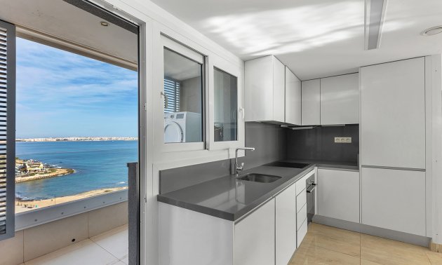 Resale - Apartment / flat -
Orihuela Costa - Punta Prima