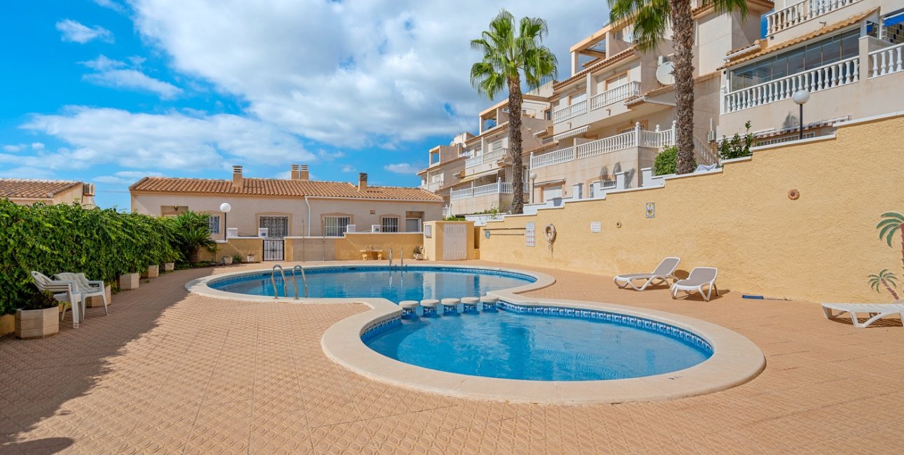 Resale - Townhouse -
Ciudad Quesada - Ciudad Quesada - Town