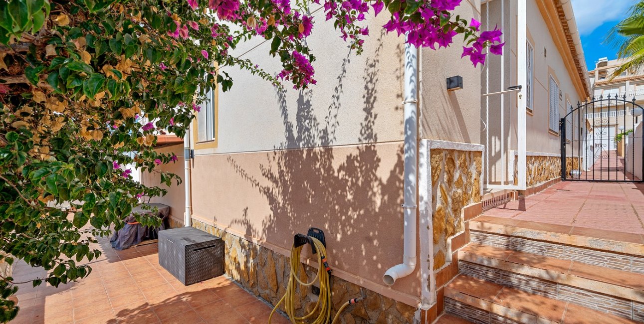 Resale - Townhouse -
Ciudad Quesada - Ciudad Quesada - Town