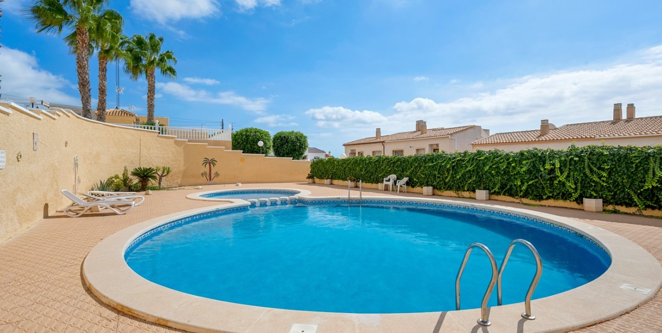 Resale - Townhouse -
Ciudad Quesada - Ciudad Quesada - Town