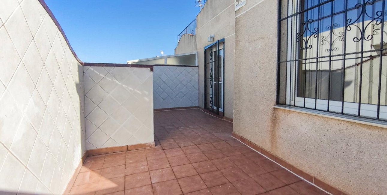 Rynek wtórny - Dom Szeregowy -
Torrevieja - Lago Jardin