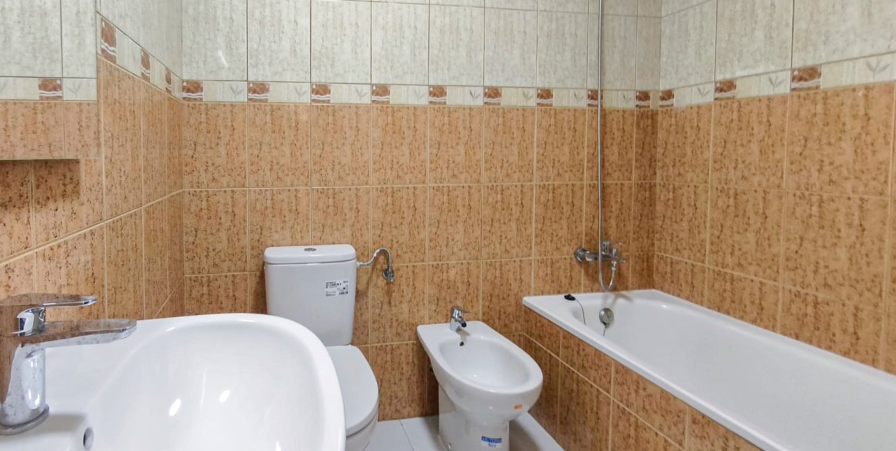 Rynek wtórny - Dom Szeregowy -
Torrevieja - Lago Jardin