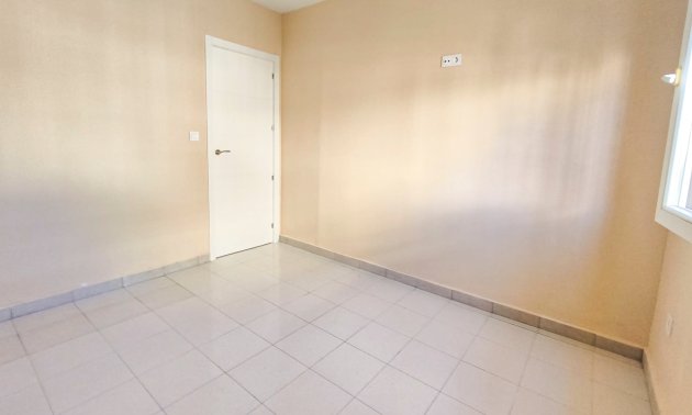 Rynek wtórny - Dom Szeregowy -
Torrevieja - Lago Jardin