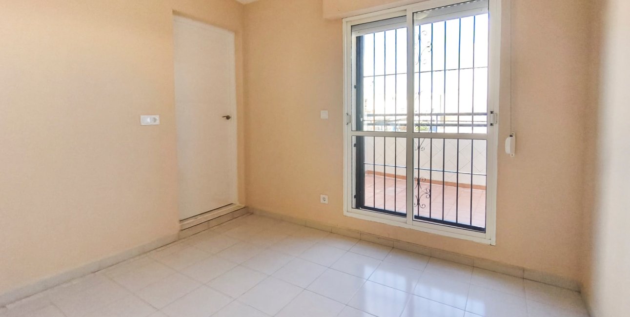 Rynek wtórny - Dom Szeregowy -
Torrevieja - Lago Jardin