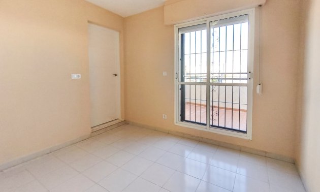 Rynek wtórny - Dom Szeregowy -
Torrevieja - Lago Jardin