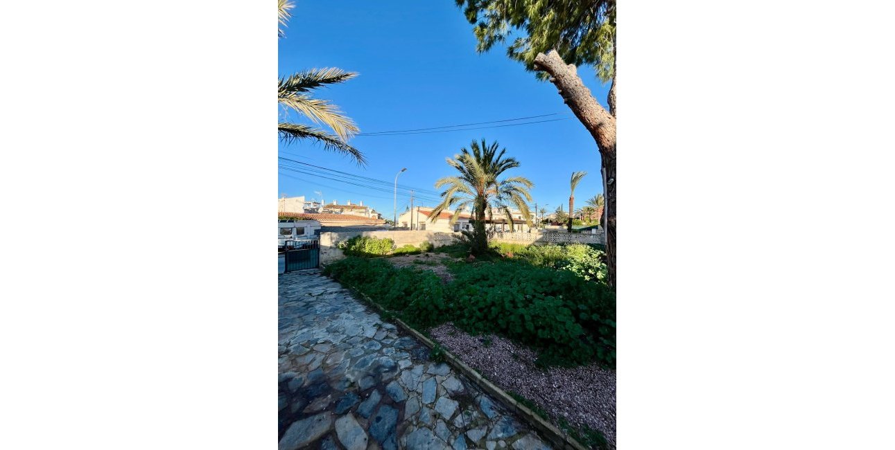 Rynek wtórny - Willa -
Torrevieja - Aguas Nuevas