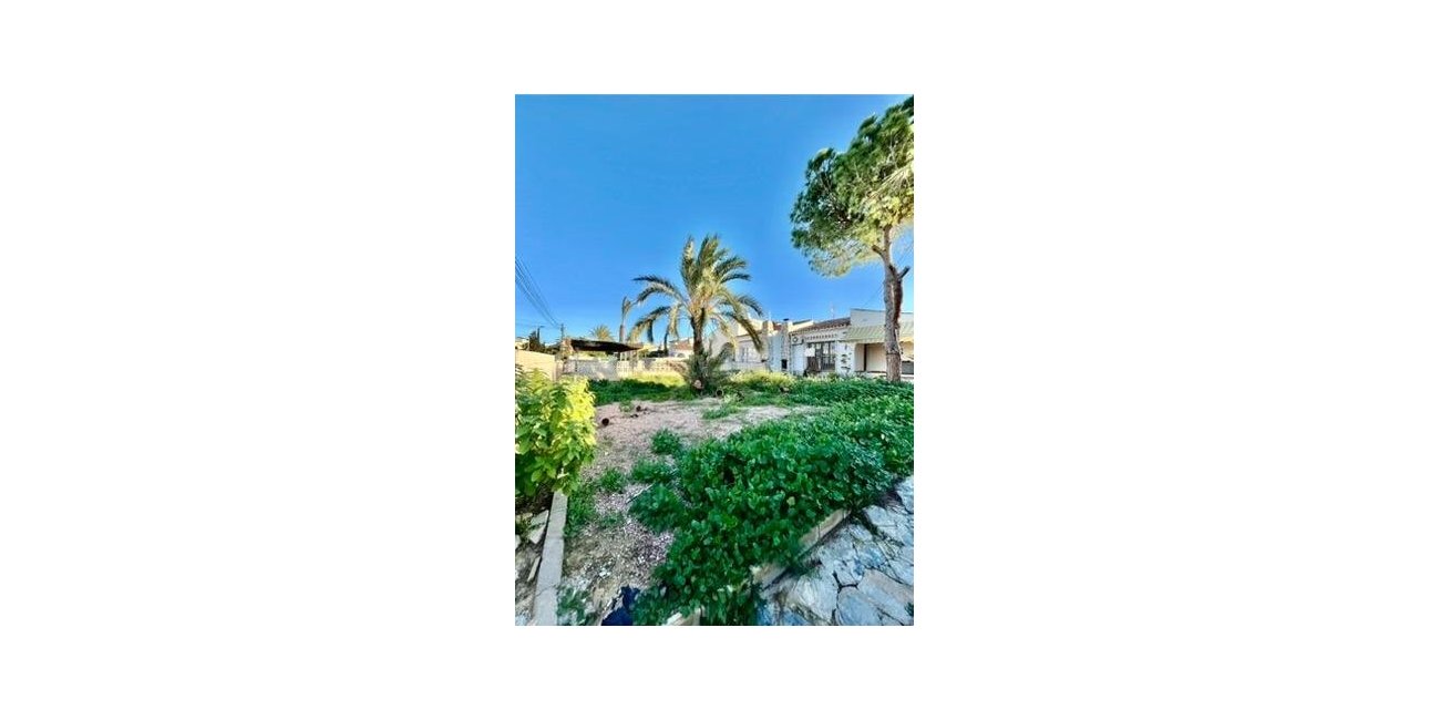 Rynek wtórny - Willa -
Torrevieja - Aguas Nuevas