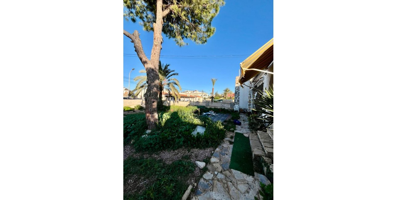 Rynek wtórny - Willa -
Torrevieja - Aguas Nuevas