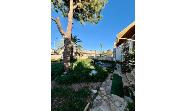 Rynek wtórny - Willa -
Torrevieja - Aguas Nuevas