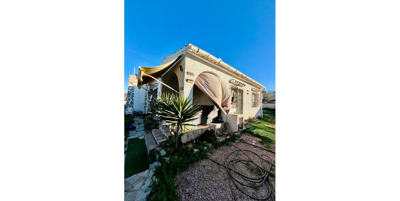 Rynek wtórny - Willa -
Torrevieja - Aguas Nuevas