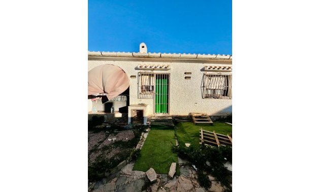 Rynek wtórny - Willa -
Torrevieja - Aguas Nuevas