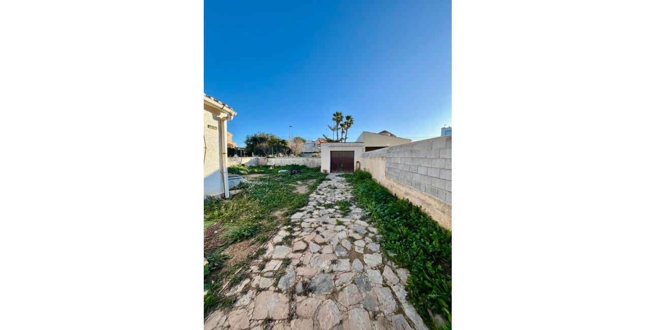 Rynek wtórny - Willa -
Torrevieja - Aguas Nuevas