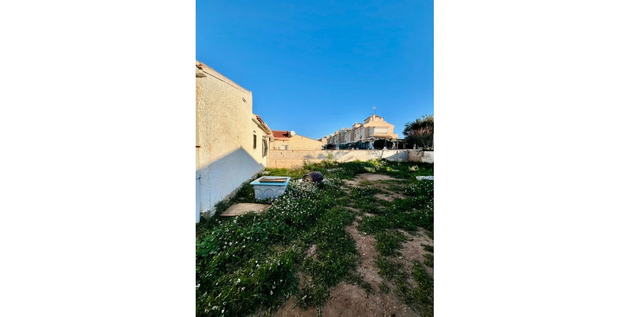 Rynek wtórny - Willa -
Torrevieja - Aguas Nuevas