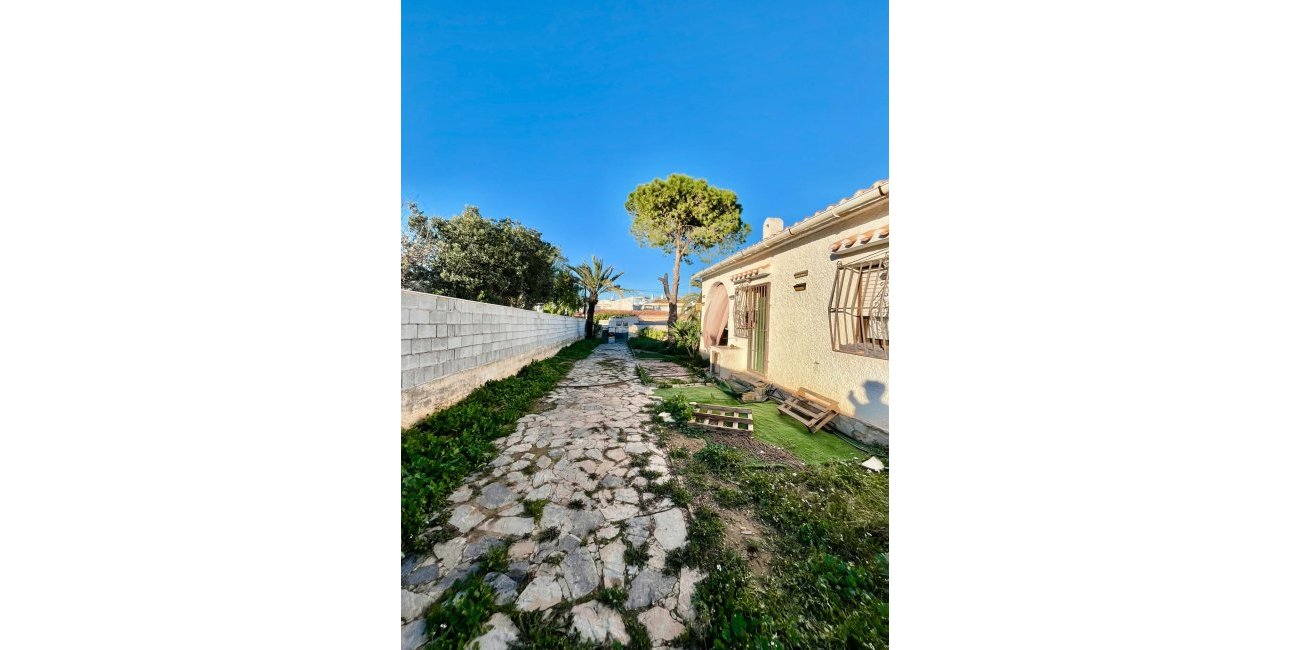 Rynek wtórny - Willa -
Torrevieja - Aguas Nuevas