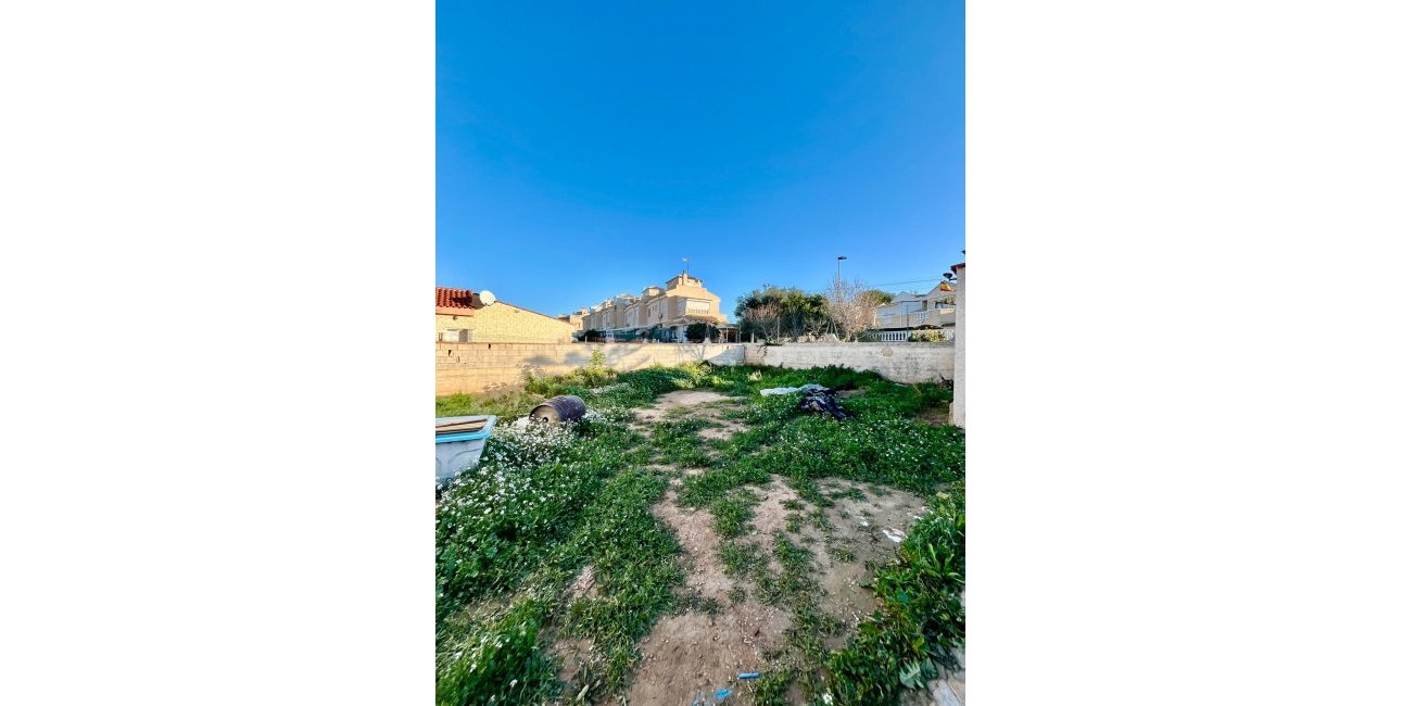 Rynek wtórny - Willa -
Torrevieja - Aguas Nuevas