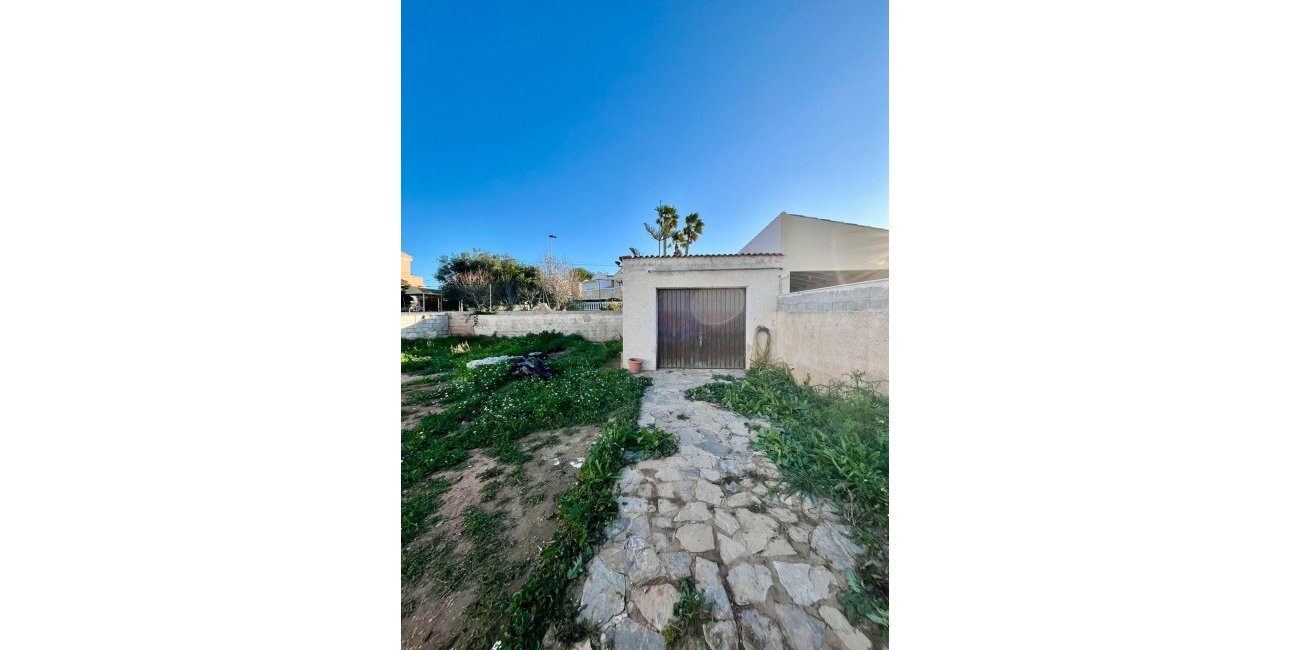 Rynek wtórny - Willa -
Torrevieja - Aguas Nuevas