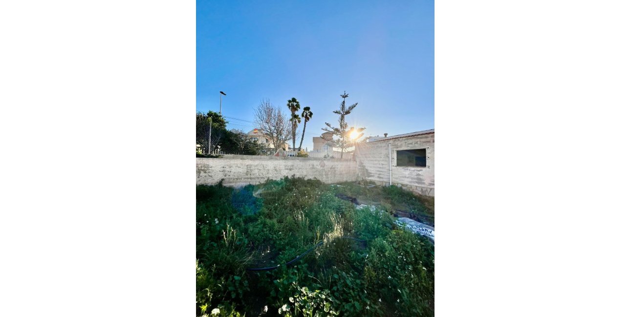 Rynek wtórny - Willa -
Torrevieja - Aguas Nuevas