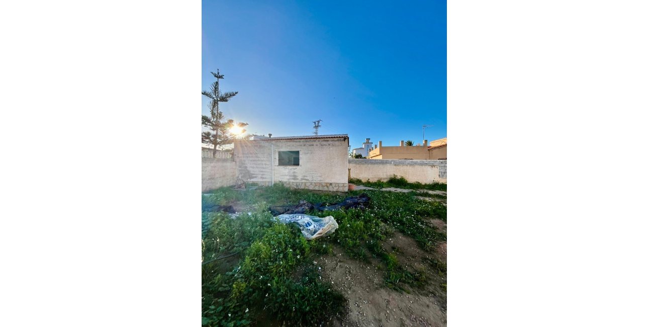 Rynek wtórny - Willa -
Torrevieja - Aguas Nuevas