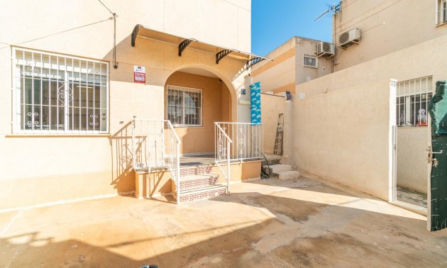 Resale - Bungalow -
Torrevieja - Los Balcones - Los Altos del Edén