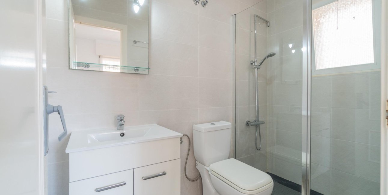 Resale - Bungalow -
Torrevieja - Los Balcones - Los Altos del Edén