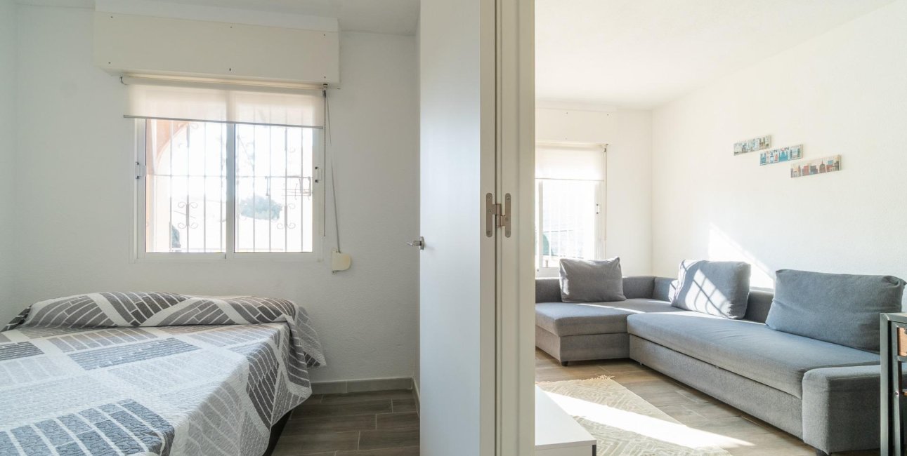 Resale - Bungalow -
Torrevieja - Los Balcones - Los Altos del Edén