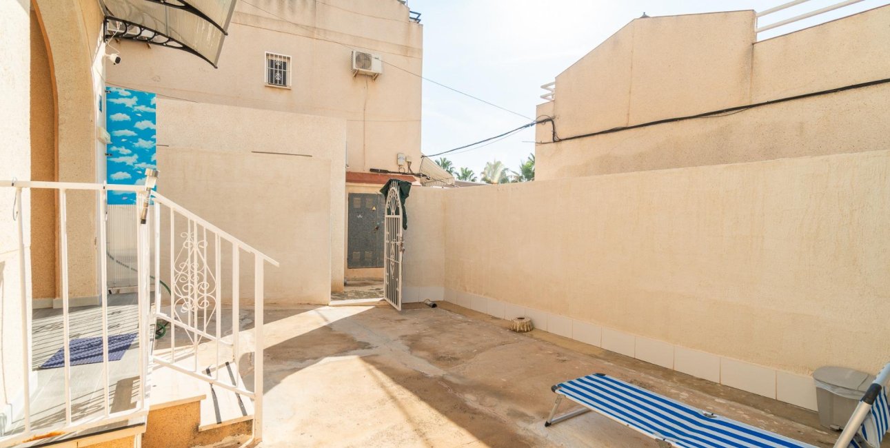 Resale - Bungalow -
Torrevieja - Los Balcones - Los Altos del Edén