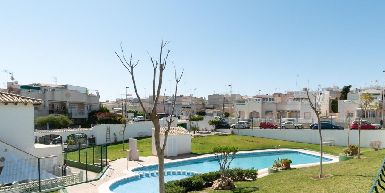 Resale - Bungalow -
Torrevieja - Los Balcones - Los Altos del Edén