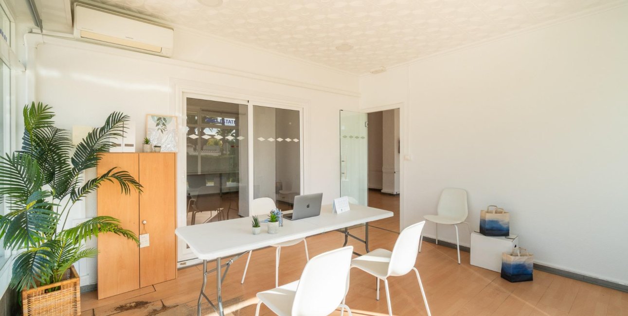 Wynajem długoterminowy - Lokal handlowy -
Orihuela Costa - La Zenia