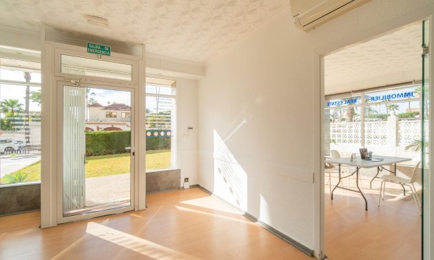 Wynajem długoterminowy - Lokal handlowy -
Orihuela Costa - La Zenia