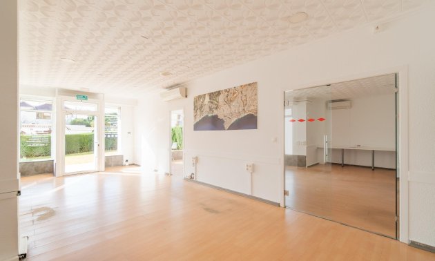 Wynajem długoterminowy - Lokal handlowy -
Orihuela Costa - La Zenia