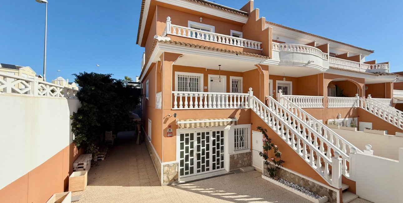 Resale - Townhouse -
Ciudad Quesada - Doña Pepa